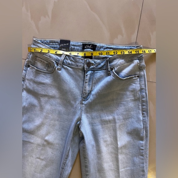 Earl Jean Women's Capri Size 12 Jeans- NWT pockets light blue - Picture 6 of 16